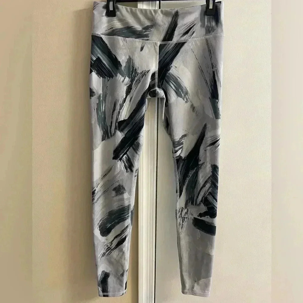 Alo yoga leggings airbrush charcoal full length athletic stretchy. Medium